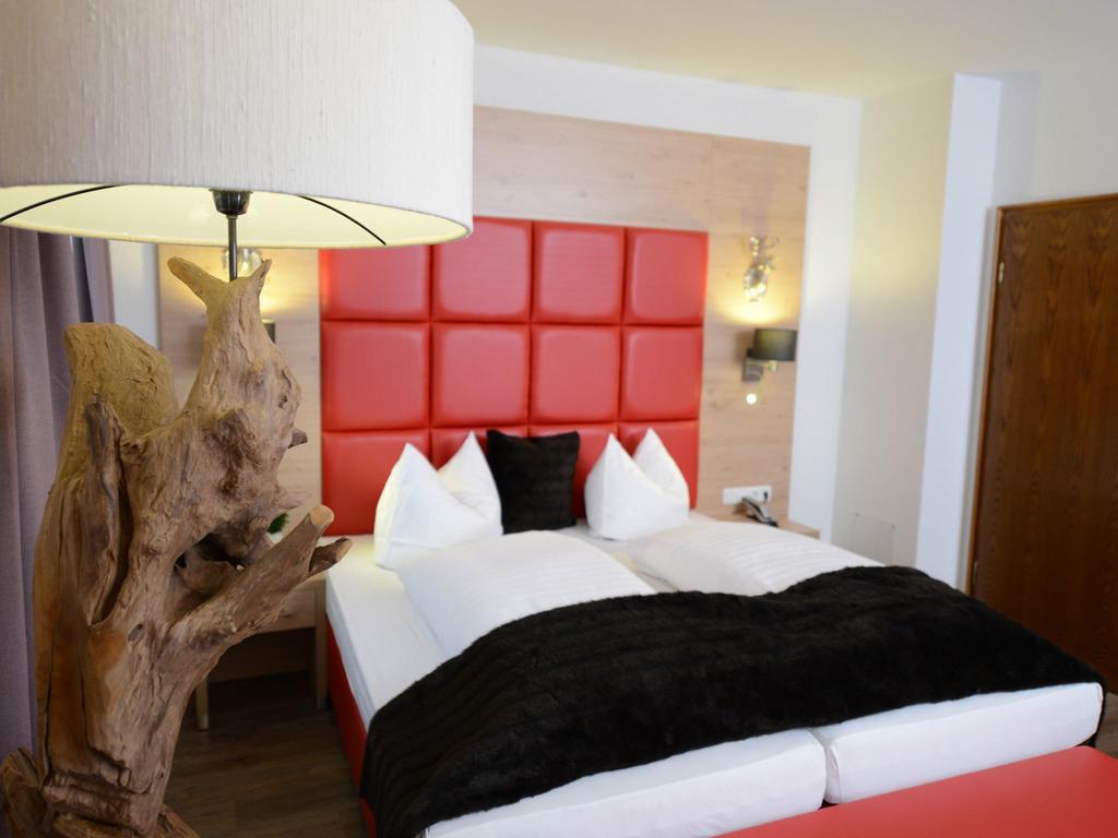 מרקטדנפלד Land-Gut Hotel Zum Loewen Garni חדר תמונה